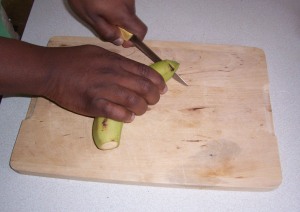 Tee's Caribbean recipe kits - How to peel a green banana